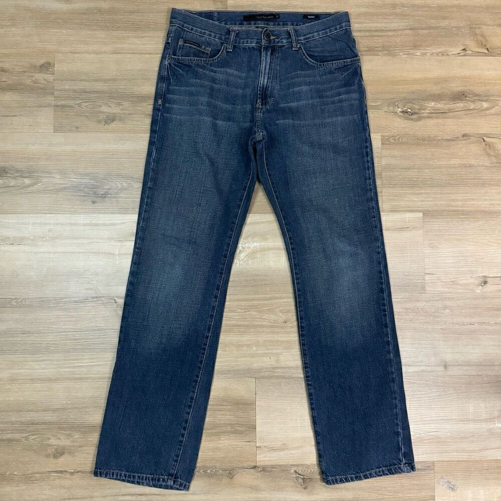 Calvin Klein Mens 32 Classic Straight Leg Jeans Medium Wash Denim Basic Everyday